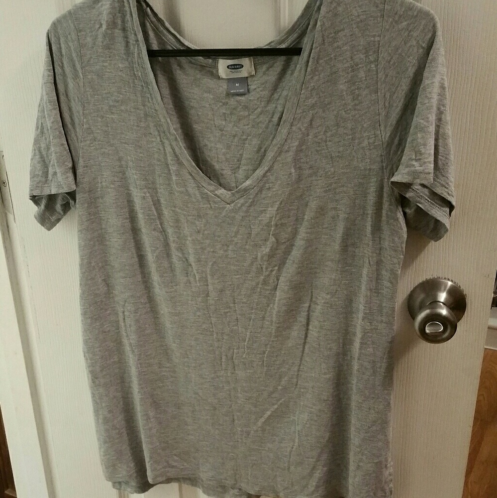 Gray old Navy shirt